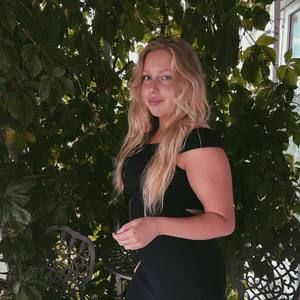 Meet your Posher, Claudya